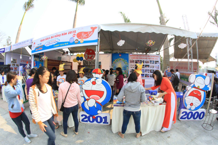 Trong khuôn khổ "Ngày sách Đà Nẵng 2015" cũng diễn ra các hoạt động giao lưu tác giả, tác phẩm, trao đổi sách, tặng sách cho các xã vùng sâu, vùng xa, các chương trình khuyến mãi, tặng sách cho bạn đọc... Trong khuôn khổ "Ngày sách Đà Nẵng 2015" cũng diễn ra các hoạt động giao lưu tác giả, tác phẩm, trao đổi sách, tặng sách cho các xã vùng sâu, vùng xa, các chương trình khuyến mãi, tặng sách cho bạn đọc...