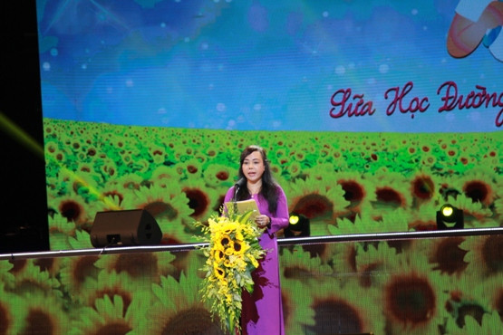 Bộ trưởng Bộ Y tế Nguyễn Thị Kim Tiến đã rất sát sao, kịp thời chấn chỉnh việc vận động đưa các loại "sữa dạng lỏng" vào Chương trình Sữa học đường, ảnh: Báo Kinh tế và Đô thị. Bộ trưởng Bộ Y tế Nguyễn Thị Kim Tiến đã rất sát sao, kịp thời chấn chỉnh việc vận động đưa các loại "sữa dạng lỏng" vào Chương trình Sữa học đường, ảnh: Báo Kinh tế và Đô thị.