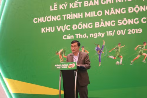 Vụ trưởng Vụ Giáo dục thể chất - Bộ Giáo dục và Đào tạo Ngũ Duy Anh trong một sự kiện tại Cần Thơ, ảnh: Báo Giáo dục và Thời đại.