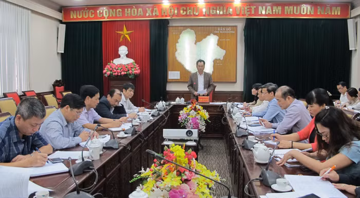 Ông Trịnh Việt Hùng, Phó Chủ tịch UBND tỉnh, Trưởng Ban Chỉ đạo Chương trình Sữa học đường tỉnh Thái Nguyên chủ trì cuộc họp Ban chỉ đạo ngày 21/3/2019. Ảnh: thainguyen.gov.vn.