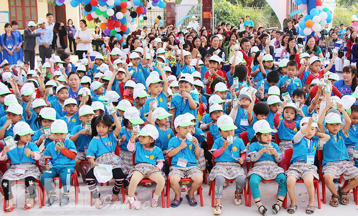 Hà Nam cũng đang sử dụng sản phẩm không đúng theo quy định của Thủ tướng Chính phủ và Bộ Y tế cho Chương trình Sữa học đường. Ảnh: baohanam.com.vn. Hà Nam cũng đang sử dụng sản phẩm không đúng theo quy định của Thủ tướng Chính phủ và Bộ Y tế cho Chương trình Sữa học đường. Ảnh: baohanam.com.vn.