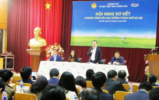 Thầy Chử Xuân Dũng, Giám đốc Sở Giáo dục và Đào tạo Hà Nội kiêm Phó trưởng ban thường trực Ban chỉ đạo Sữa học đường phát biểu trong buổi sơ kết ngày 24/1/2019. Ảnh: Tạp chí Giáo dục Thủ đô. Thầy Chử Xuân Dũng, Giám đốc Sở Giáo dục và Đào tạo Hà Nội kiêm Phó trưởng ban thường trực Ban chỉ đạo Sữa học đường phát biểu trong buổi sơ kết ngày 24/1/2019. Ảnh: Tạp chí Giáo dục Thủ đô.