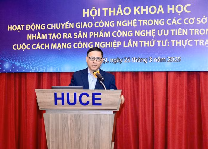 Theo Phó Cục trưởng Cục Khoa học, Công nghệ và Thông tin Nguyễn Sơn Hải, Chiến lược ứng dụng trí tuệ nhân tạo (AI) trong giáo dục xác định quan điểm phát triển hệ sinh thái AI phù hợp với văn hóa và giáo dục Việt Nam. Ảnh: Bộ Giáo dục và Đào tạo