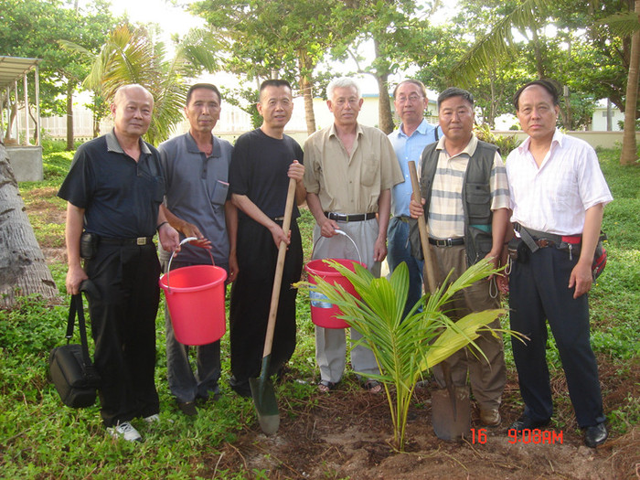 Vương Xương Thái và đồng bọn, những kẻ tham gia đánh chiếm Hoàng Sa năm 1974 tổ chức ra thăm Hoàng Sa hiện do quân Trung Quốc chiếm đóng trái phép Vương Xương Thái và đồng bọn, những kẻ tham gia đánh chiếm Hoàng Sa năm 1974 tổ chức ra thăm Hoàng Sa hiện do quân Trung Quốc chiếm đóng trái phép