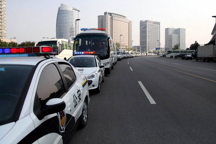 Lực lượng xe cảnh sát xếp hàng dài trong đợt diễn tập