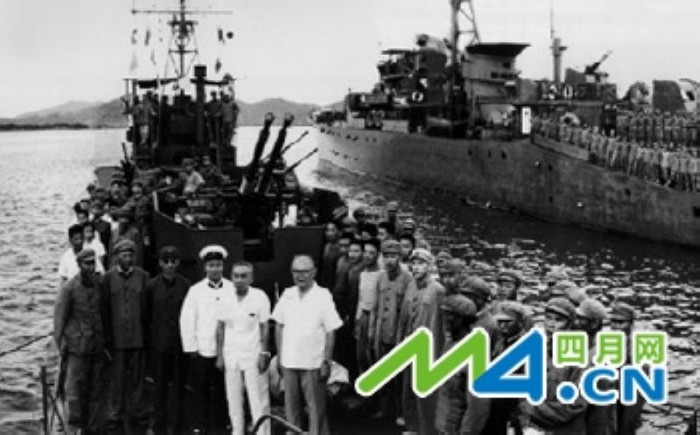 Hứa Thế Hữu dẫn giới chức lãnh đạo đại quân khu Quảng Châu kéo ra Hoàng Sa sau khi quân Trung Quốc dùng vũ lực chiếm đoạt quần đảo này của Việt Nam Hứa Thế Hữu dẫn giới chức lãnh đạo đại quân khu Quảng Châu kéo ra Hoàng Sa sau khi quân Trung Quốc dùng vũ lực chiếm đoạt quần đảo này của Việt Nam