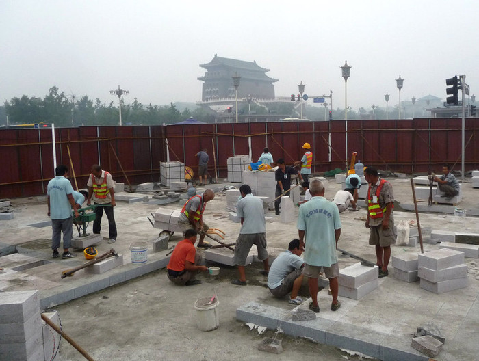 Lát đá xanh trên quảng trường