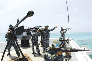 Quân Trung Quốc tập bắn trên Đá Gạc Ma