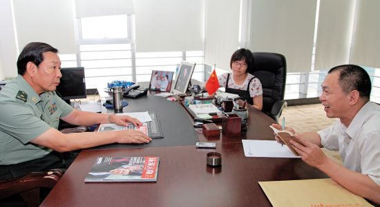 La Viện trả lời phỏng vấn tờ Nhân vật Hoàn Cầu khẳng định, phàm đã là quân nhân (Trung Quốc) thì đều phải "diều hâu"! La Viện trả lời phỏng vấn tờ Nhân vật Hoàn Cầu khẳng định, phàm đã là quân nhân (Trung Quốc) thì đều phải "diều hâu"!