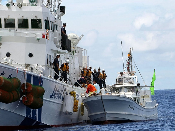 Tàu Cảnh sát biển Nhật Bản hỗ trợ 1 trong 20 chiếc tàu Nhật Bản ra Senkaku Tàu Cảnh sát biển Nhật Bản hỗ trợ 1 trong 20 chiếc tàu Nhật Bản ra Senkaku
