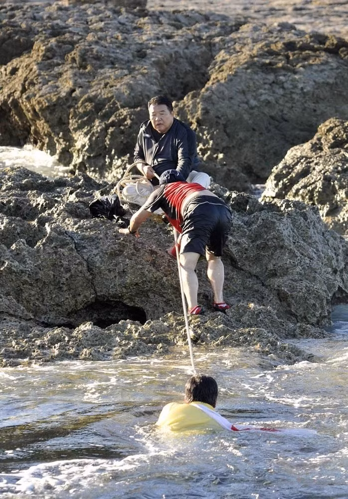 Kéo nhau lên đảo