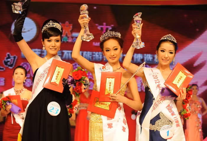 Tân Hoa hậu Trùng Khánh 2012 Dư Mạn Lệ, 19 tuổi