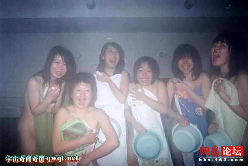 Không chỉ sinh viên nam, ngay cả các nữ sinh Trung Quốc cũng "điên rồ" không kém Không chỉ sinh viên nam, ngay cả các nữ sinh Trung Quốc cũng "điên rồ" không kém