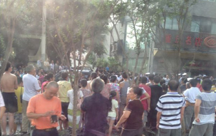 Người dân bàn tán xôn xao