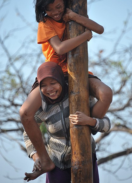 Trò chơi thu hút khá nhiều phụ nữ tham gia Trò chơi thu hút khá nhiều phụ nữ tham gia