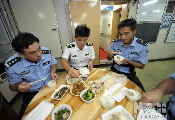 Thủy thủ đoàn tàu Quỳnh Sa 3 Trung Quốc Thủy thủ đoàn tàu Quỳnh Sa 3 Trung Quốc