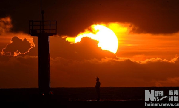 Đèn biển Trung Quốc xây dựng trái phép trên đảo Phú Lâm, Hoàng Sa Đèn biển Trung Quốc xây dựng trái phép trên đảo Phú Lâm, Hoàng Sa