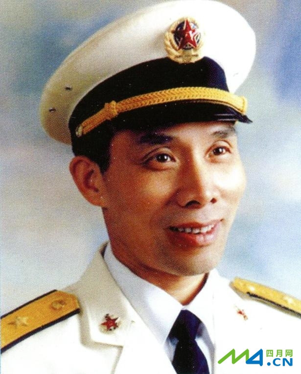 Chỉ huy tàu 389 Tiêu Đức Vạn đánh chiếm Hoàng Sa năm 1974, sau làm Tư lệnh căn cứ quân sự Đan Sơn, lon thiếu tướng, đã nghỉ hưu Chỉ huy tàu 389 Tiêu Đức Vạn đánh chiếm Hoàng Sa năm 1974, sau làm Tư lệnh căn cứ quân sự Đan Sơn, lon thiếu tướng, đã nghỉ hưu