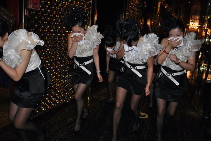 Tập xử lý tình huống di chuyển đến nơi an toàn trong màn khói dày đặc