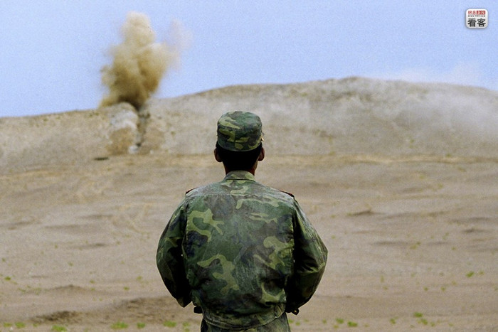 Tìm kiếm vàng giữa hoang mạc