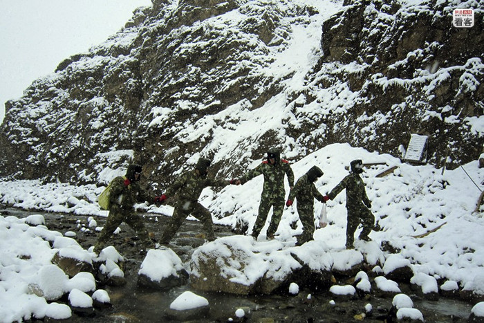 Hoạt động trong điều kiện tự nhiên khắc nghiệt