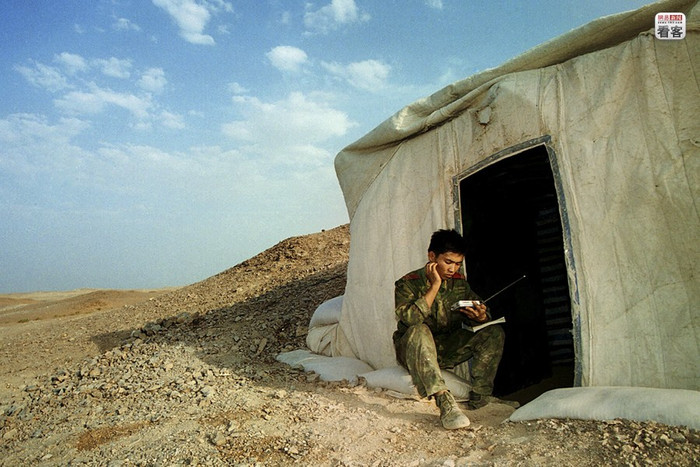 Doanh trại dã chiến của lực lượng đào vàng bí mật