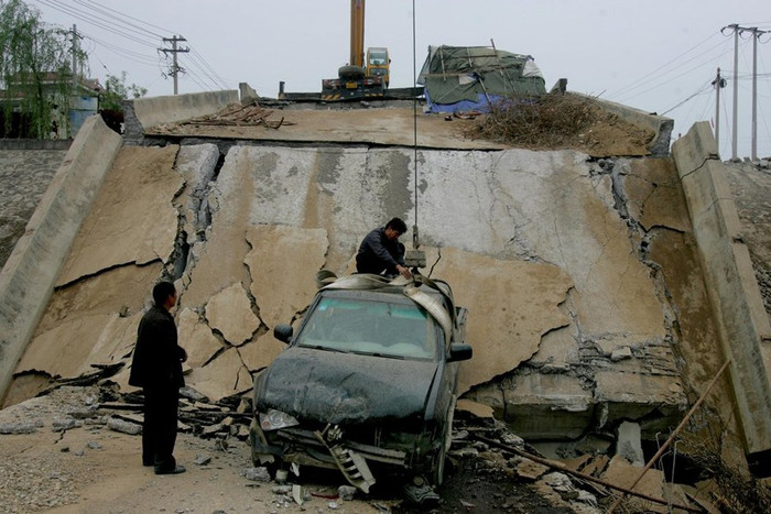 Cầu Tần Hà 2 tại Song Lạc, Thiểm Tây sập ngày 23/4/2012 Cầu Tần Hà 2 tại Song Lạc, Thiểm Tây sập ngày 23/4/2012