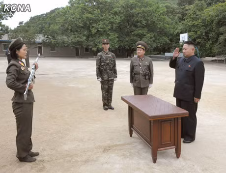 Chào báo cáo và nhận chào báo cáo