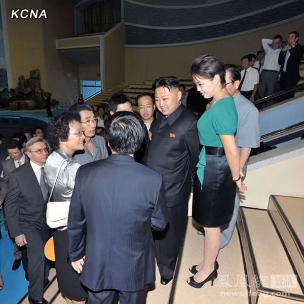 Đệ nhất phu nhân Bắc Triều Tiên xuất hiện trên báo chí đã và đang làm thay đổi ít nhiều hình ảnh về Bắc Triều Tiên