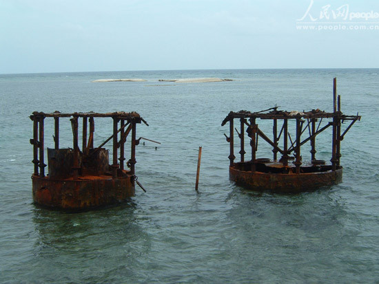 Chốt gác xây dựng tạm thời trên Đá Ga Ven sau khi quân Trung Quốc dùng vũ lực chiếm đoạt của Việt Nam năm 1988 Chốt gác xây dựng tạm thời trên Đá Ga Ven sau khi quân Trung Quốc dùng vũ lực chiếm đoạt của Việt Nam năm 1988