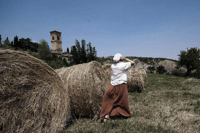 Viviana là người quản lý tu viện St. Francis Viviana là người quản lý tu viện St. Francis