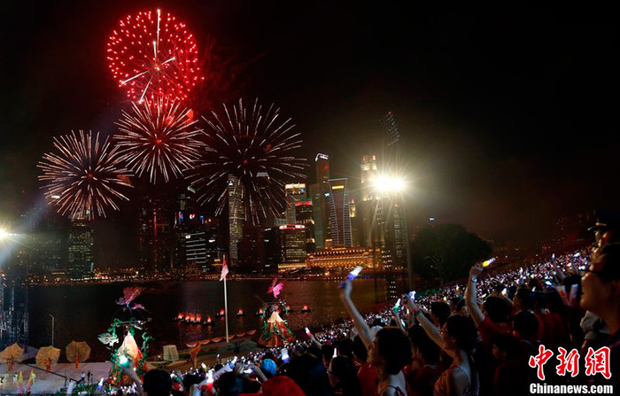 Màn pháo hoa Singapore chào mừng Quốc khánh lần thứ 47 Màn pháo hoa Singapore chào mừng Quốc khánh lần thứ 47