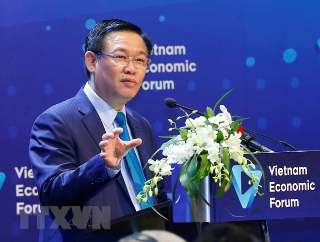 Phó Thủ tướng Vương Đình Huệ phát biểu tại diễn đàn. (Ảnh: TTXVN) Phó Thủ tướng Vương Đình Huệ phát biểu tại diễn đàn. (Ảnh: TTXVN)