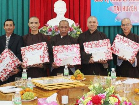 Chư tăng tình nguyện ra Trường Sa. Chư tăng tình nguyện ra Trường Sa.
