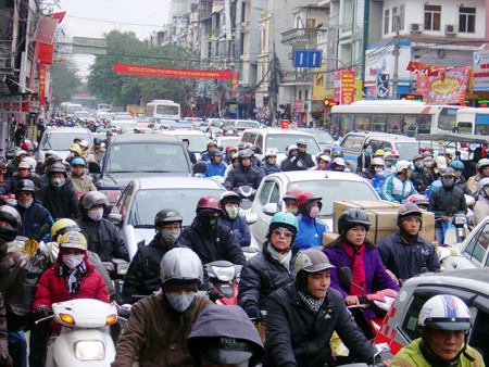 Không chỉ có DN bán xe mà nhiều người dân đang sở hữu ô tô cũng tham gia vào thị trường, bán xe. Ảnh minh họa