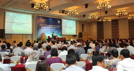 Tờ trình đại hội cổ công (ĐHCĐ) thường niên 2012 về kế hoạch năm của Ngân hàng Đông Á không đề cập đến vấn đề sáp nhập với ngân hàng khác Tờ trình đại hội cổ công (ĐHCĐ) thường niên 2012 về kế hoạch năm của Ngân hàng Đông Á không đề cập đến vấn đề sáp nhập với ngân hàng khác