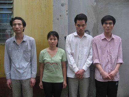 Vợ chồng Dũng, Nguyên cùng 2 đối tượng có liên quan trong việc in ấn, lưu hành vé giả