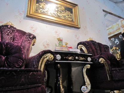 Bộ bàn trà VIP có giá 206 triệu đồng