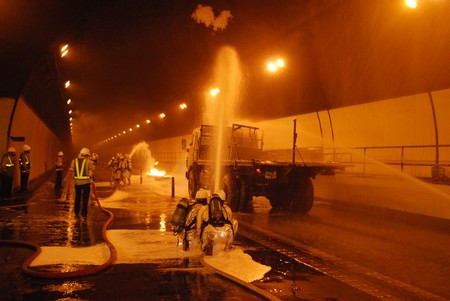 Hiện trường vụ diễn tập PCCC trong hầm Hiện trường vụ diễn tập PCCC trong hầm