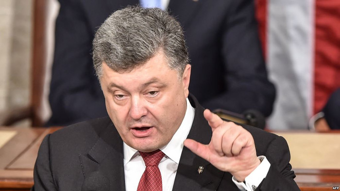 Tổng thống Ukraine Petro Poroshenko phát biểu trước Quốc hội Mỹ trong chuyến công du vừa qua. Tổng thống Ukraine Petro Poroshenko phát biểu trước Quốc hội Mỹ trong chuyến công du vừa qua.