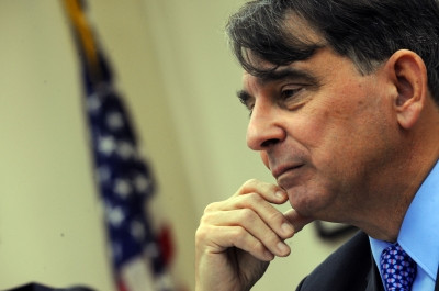 Cựu Đại diện Mỹ tại Đài Loan William A. Stanton kêu gọi Đài Bắc từ bỏ yêu sách đường lưỡi bò (vô lý, phi pháp) ở Biển Đông. Cựu Đại diện Mỹ tại Đài Loan William A. Stanton kêu gọi Đài Bắc từ bỏ yêu sách đường lưỡi bò (vô lý, phi pháp) ở Biển Đông.