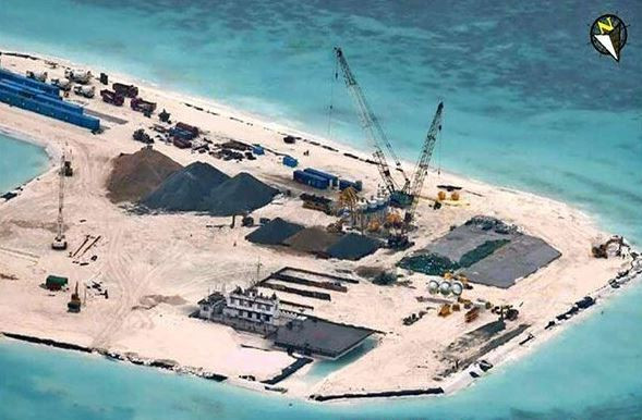 Ảnh hiện trường một trong những công trình biến đá thành đảo bất hợp pháp Trung Quốc đang triển khai tại Trường Sa được báo chí Trung Quốc sử dụng, bình luận. Ảnh hiện trường một trong những công trình biến đá thành đảo bất hợp pháp Trung Quốc đang triển khai tại Trường Sa được báo chí Trung Quốc sử dụng, bình luận.