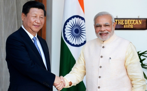 Căng thẳng biên giới Trung - Ấn leo thang ngay trong chuyến công du Ấn Độ của ông Tập Cận Bình. Căng thẳng biên giới Trung - Ấn leo thang ngay trong chuyến công du Ấn Độ của ông Tập Cận Bình.