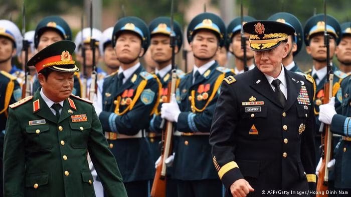 Chuyến thăm Việt Nam của Chủ tịch Hội đồng tham mưu trưởng liên quân Mỹ Martin Dempsey thu hút sự quan tâm, chú ý đặc biệt của dư luận.