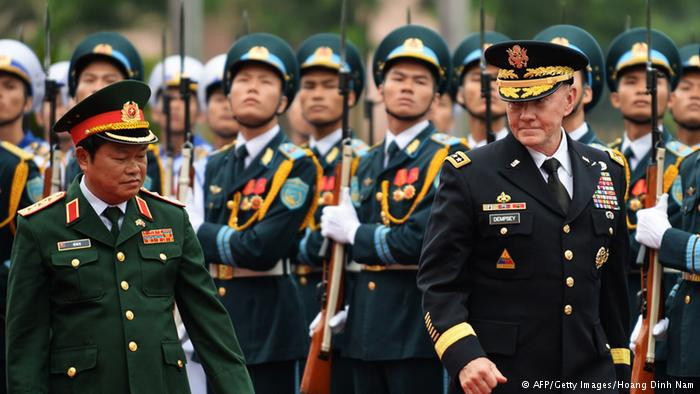 Chuyến thăm Việt Nam của Chủ tịch Hội đồng tham mưu trưởng liên quân Mỹ Martin Dempsey thu hút sự quan tâm, chú ý đặc biệt của dư luận. Chuyến thăm Việt Nam của Chủ tịch Hội đồng tham mưu trưởng liên quân Mỹ Martin Dempsey thu hút sự quan tâm, chú ý đặc biệt của dư luận.