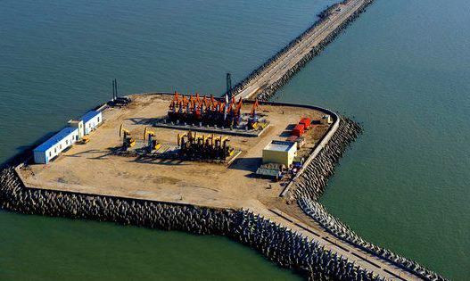 Cái gọi là "trạm quan trắc hải dương" Trung Quốc xây bất hợp pháp ngoài đá Chữ Thập, Trường Sa, hình ảnh được lan truyền phổ biến trên các trang mạng, diễn đàn quân sự Trung Quốc. Cái gọi là "trạm quan trắc hải dương" Trung Quốc xây bất hợp pháp ngoài đá Chữ Thập, Trường Sa, hình ảnh được lan truyền phổ biến trên các trang mạng, diễn đàn quân sự Trung Quốc.