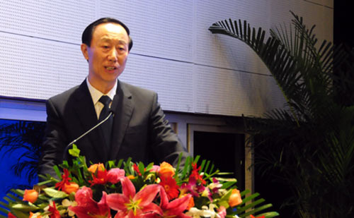 Ông Vương Gia Thụy lớn tiếng "cảnh báo" láng giềng không theo Mỹ làm đối trọng với Trung Quốc. Ông Vương Gia Thụy lớn tiếng "cảnh báo" láng giềng không theo Mỹ làm đối trọng với Trung Quốc.