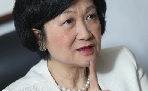 Cựu Giám đốc An ninh và hiện là Ủy viên Hội đồng điều hành đặc khu hành chính Hồng Kông Ip Lau Suk-yee. Cựu Giám đốc An ninh và hiện là Ủy viên Hội đồng điều hành đặc khu hành chính Hồng Kông Ip Lau Suk-yee.