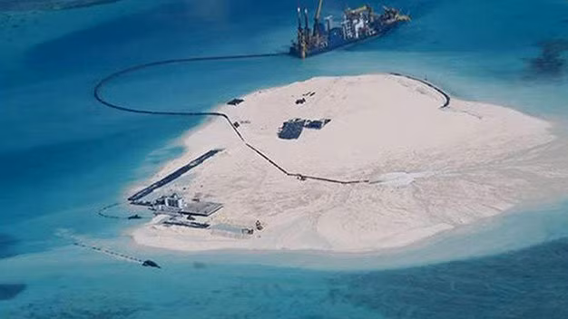 Chính Philippines đã phát hiện và tố cáo các hành vi vi phạm nghiêm trọng luật pháp quốc tế của Trung Quốc ở Biển Đông. Hình ảnh Philippines công bố cho thấy một cấu trúc mới được Trung Quốc tạo ra tại đá Gạc Ma.