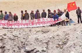 Căng thẳng biên giới Trung - Ấn tiếp tục leo thang ngay khi ông Tập Cận Bình đặt chân tới Ấn Độ. New Delhi tố cáo Bắc Kinh xua quân, kéo người lao động tràn qua đường kiểm soát thực tế giữa 2 nước vào lãnh thổ Ấn Độ làm đường trái phép.